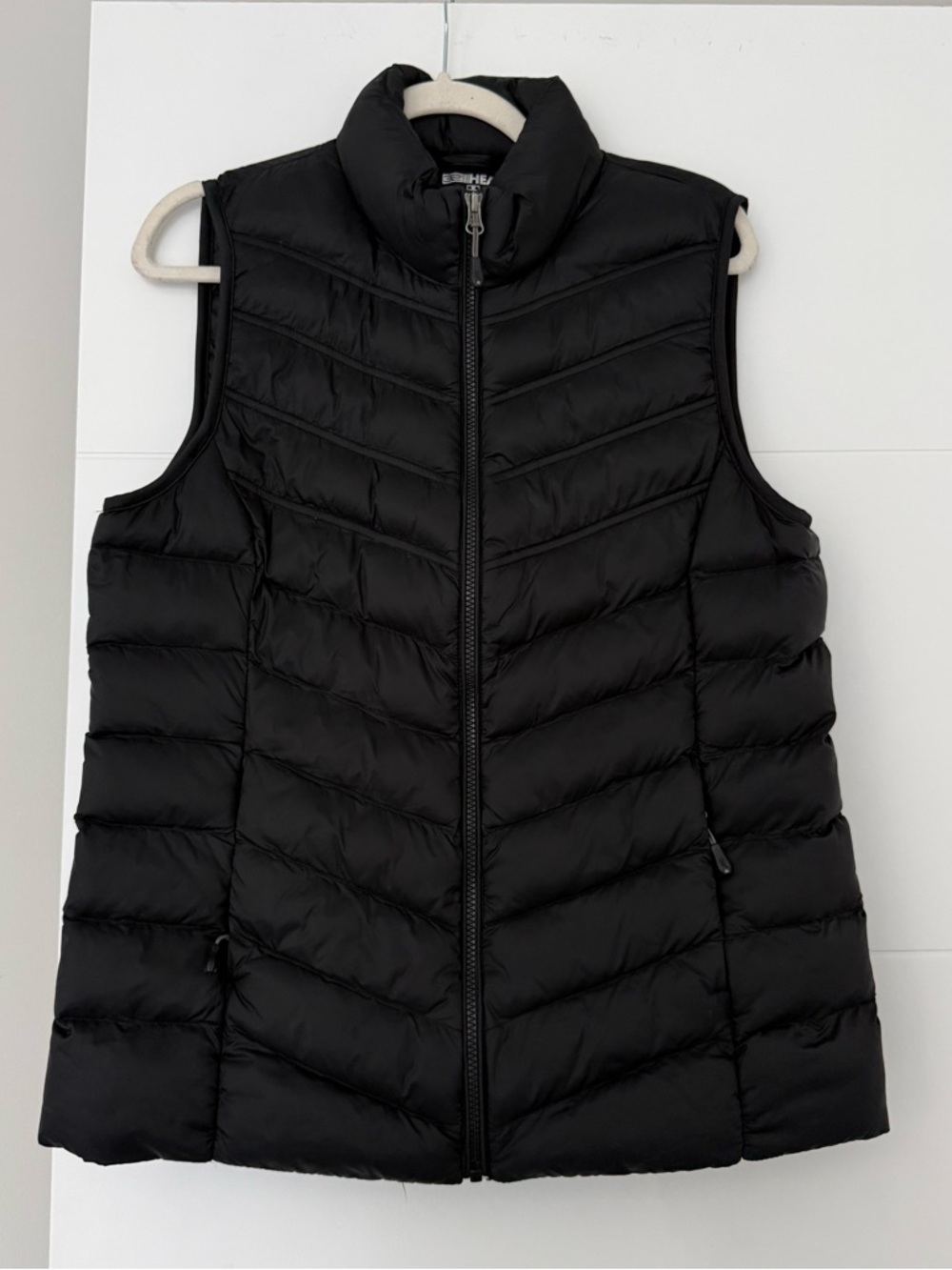 Black lightweight puffer vest, medium